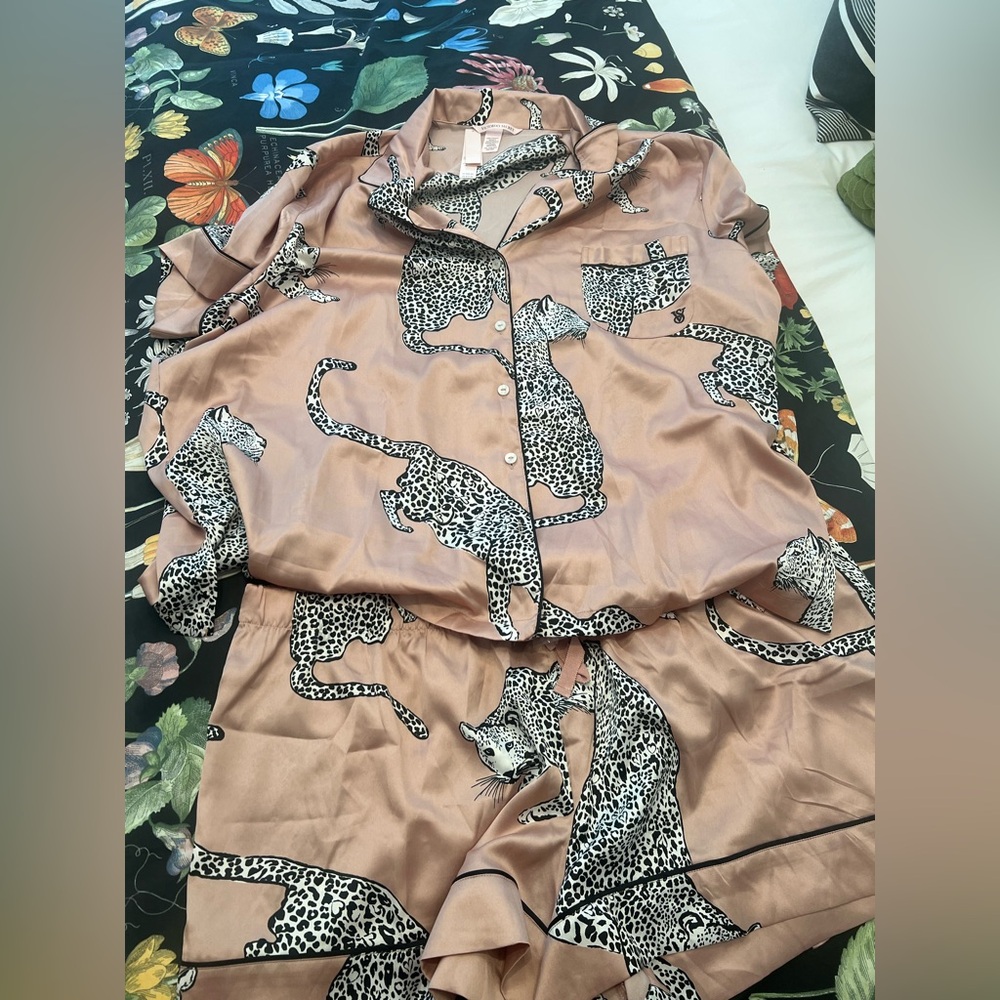Brand New w/ Tags!  Victoria's Secret Pink Leopard Satin Shorts Pajama Set